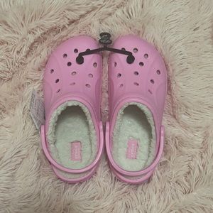 Pink Crocs with faux fur lining